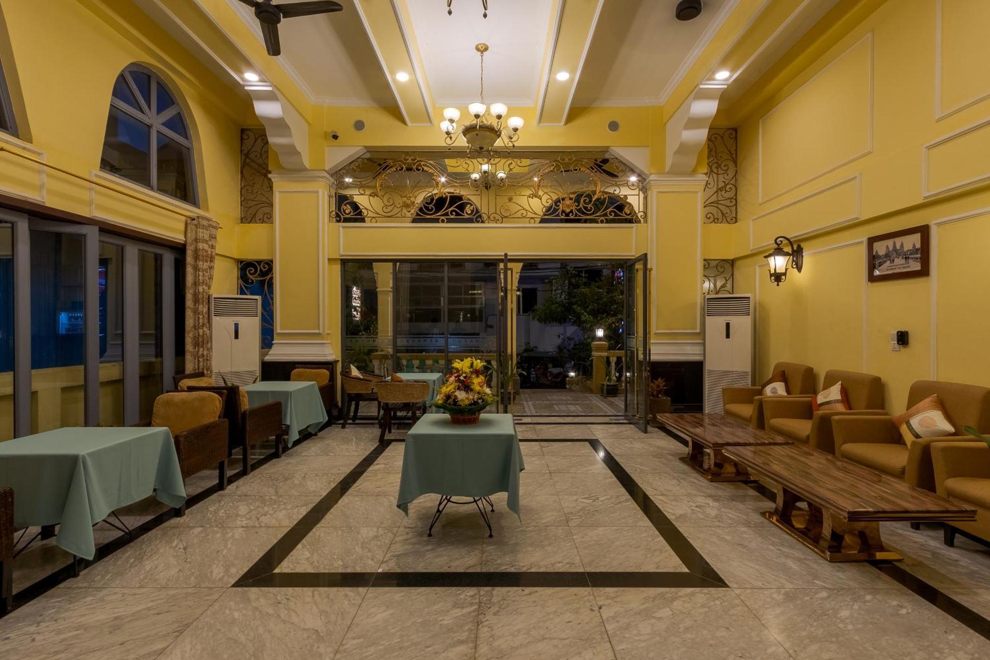 Arison Hotel Phnom-Penh Buitenkant foto