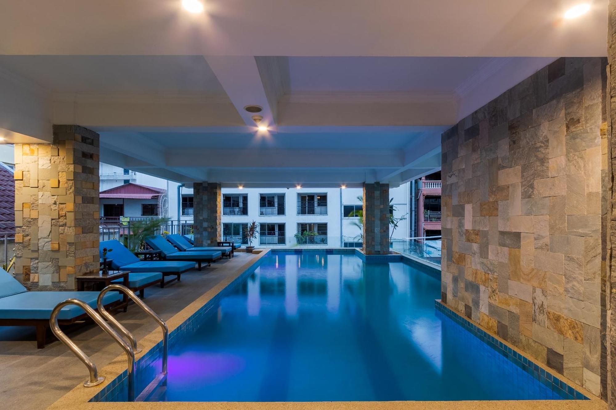 Arison Hotel Phnom-Penh Buitenkant foto
